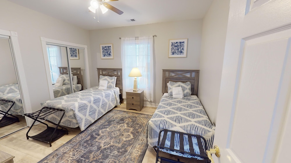 Magnolia Pointe Luster Leaf 4861-104 3 Bedroom Condo