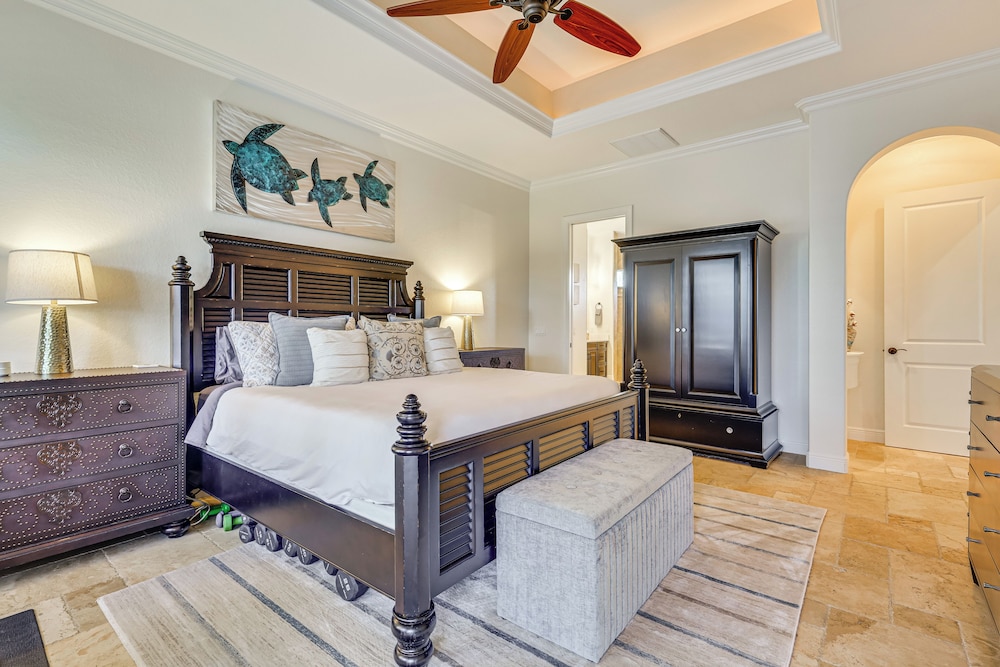 3 Mi to Bonita Beach: Outdoor Oasis w/ Pool & Spa!