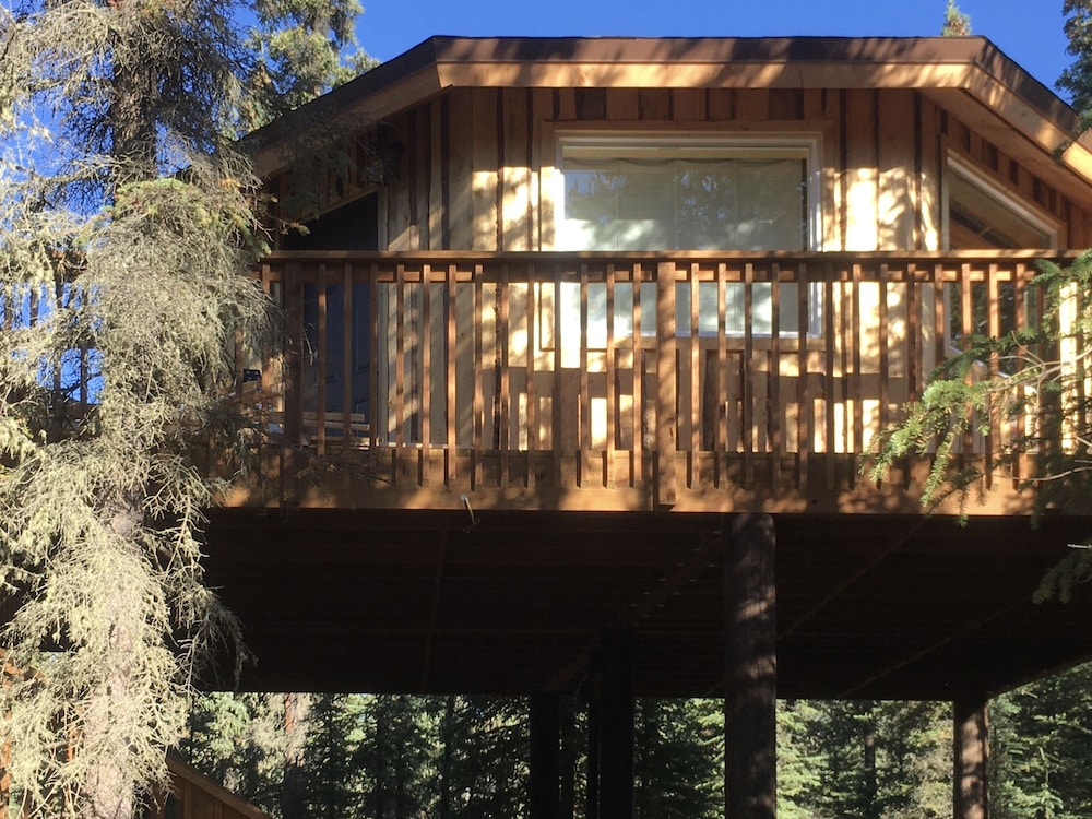 Cloudberry Cabin