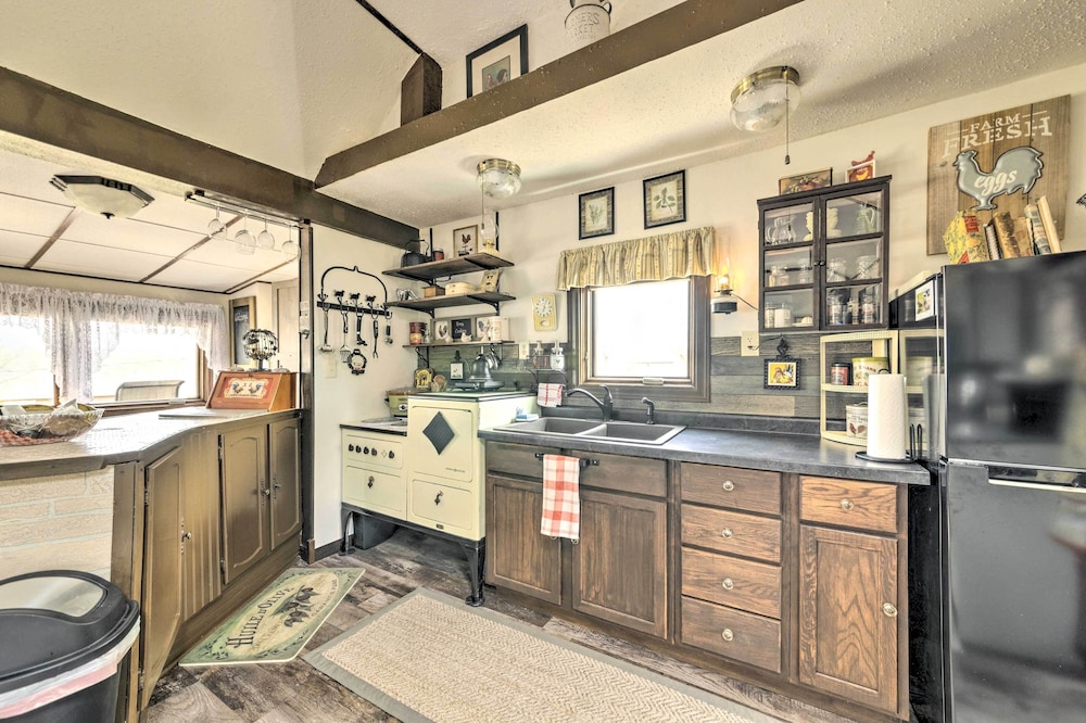 Lovely Couples Escape on Mississippi River!