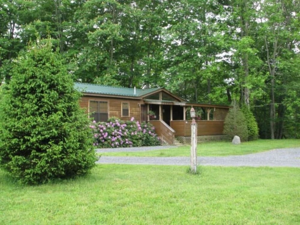 Linville River Log Cabins