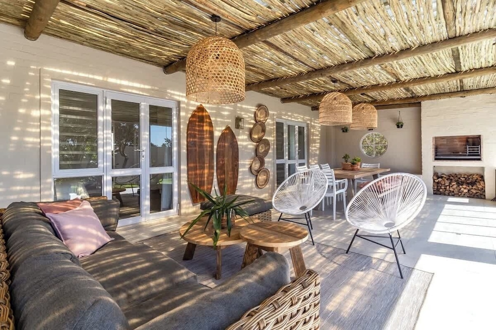 Flamingo Villa at Beach - Pool - Luxury - Solar Back Up