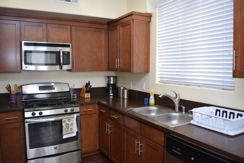2 Bed 2 Bath in Studio City