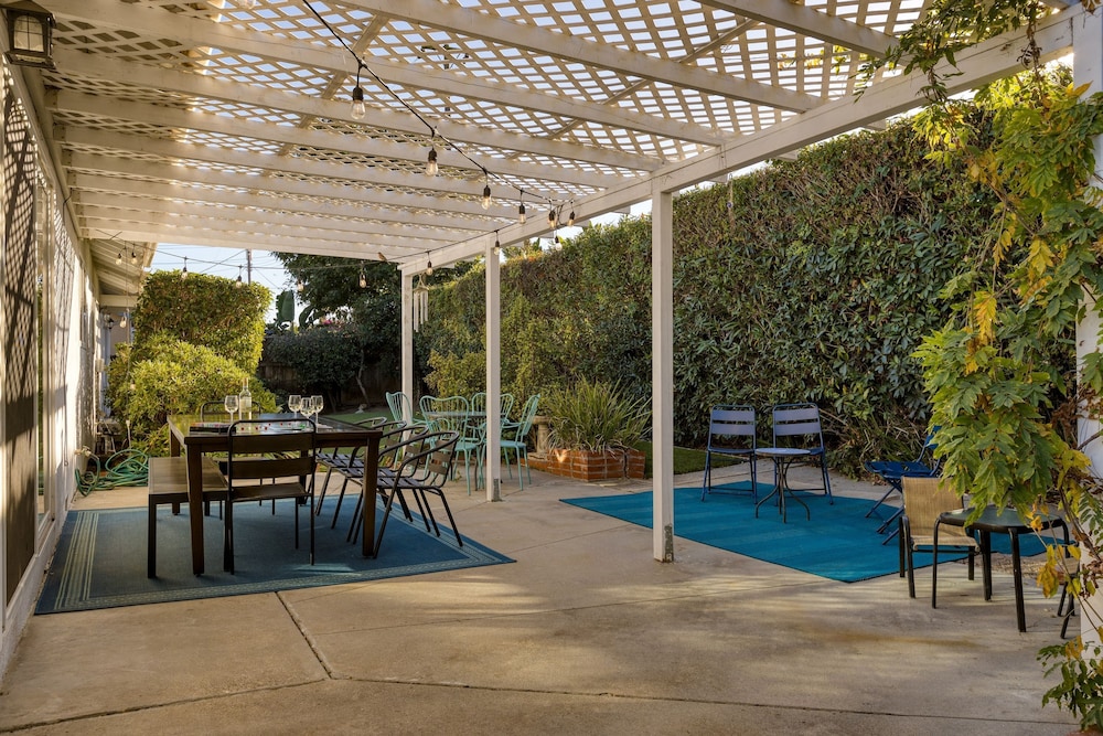 Goleta Getaway by Avantstay Private Backyard 1 5mi to the Beach