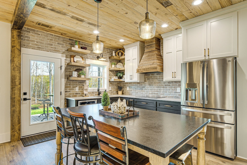 Family-friendly Barndominium Near Greenville!