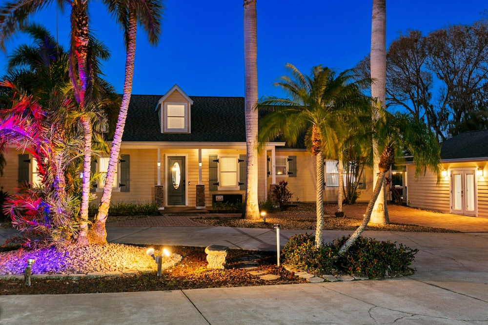 Luxe Waterfront Hideaway w Pool & Pirate Ship Dock