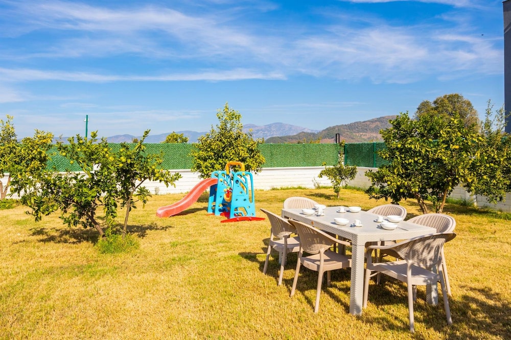 Villa Grand Yasar 1 With 4 Bedrooms and 4 Bathrooms