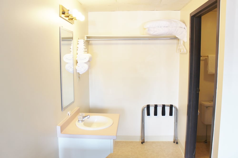 Otter Creek Inn