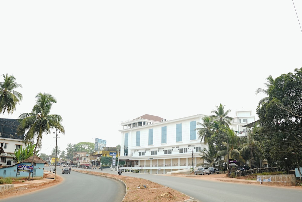 Shambhavi Hotel & Convention Centre