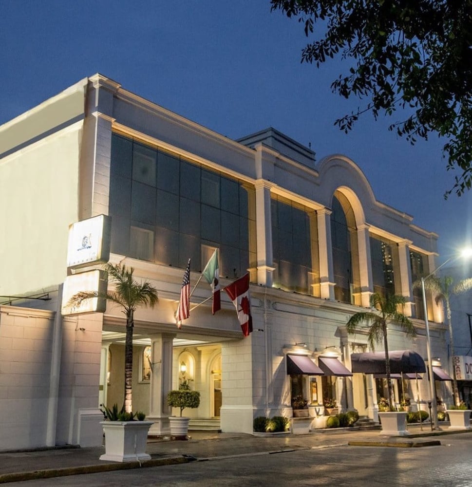 Hotel Plaza de Oro - Image 1