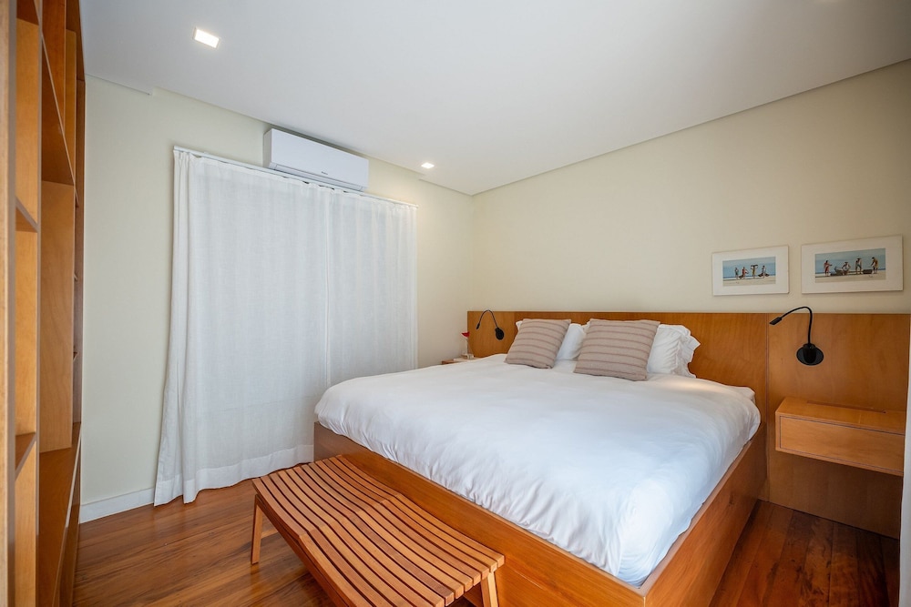 Angra - Mombaça | Mansão Espetacular Beira-Mar, 7 Suites - por Casapē Rio