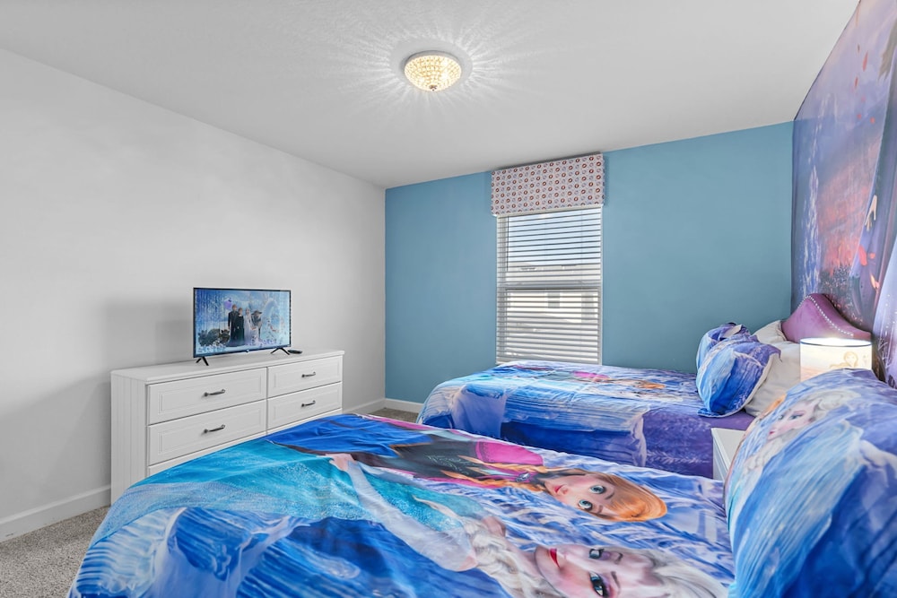 Stylish 4BR Home Near Disney With Themed Rooms