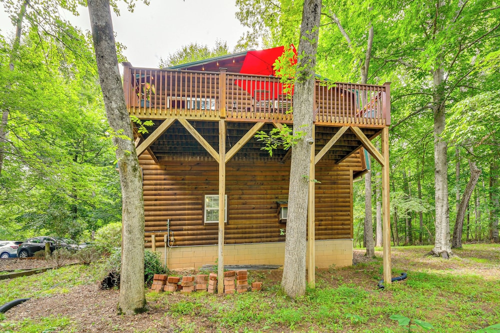 Riverfront Rutherfordton Retreat w/ Fire Pit!