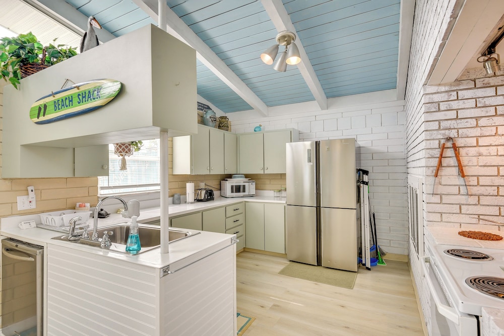 Ormond Beach Home w/ Pool - Walk to Ocean!