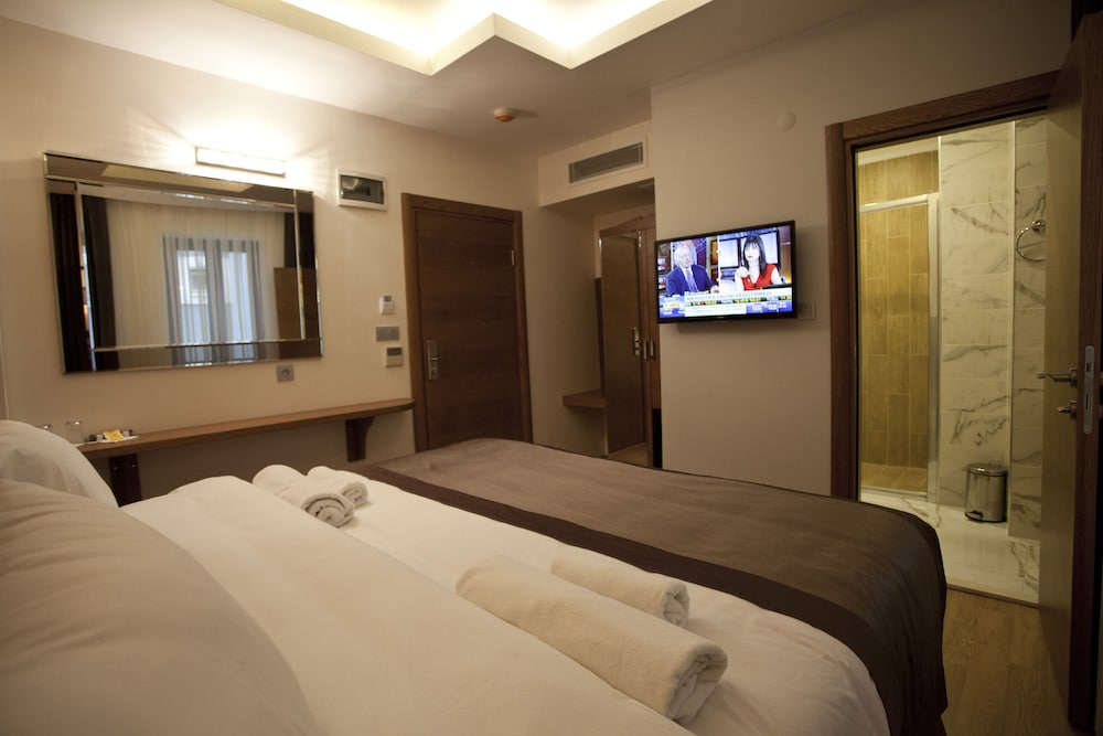 Pera Line Otel - Image 35