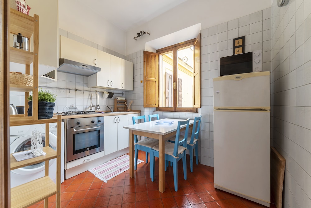 Porta Pia Apartment with Balcony