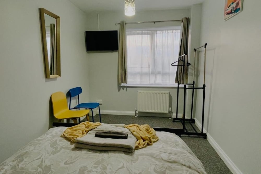 Ford House Retreat - 3 Bedroom Apartment