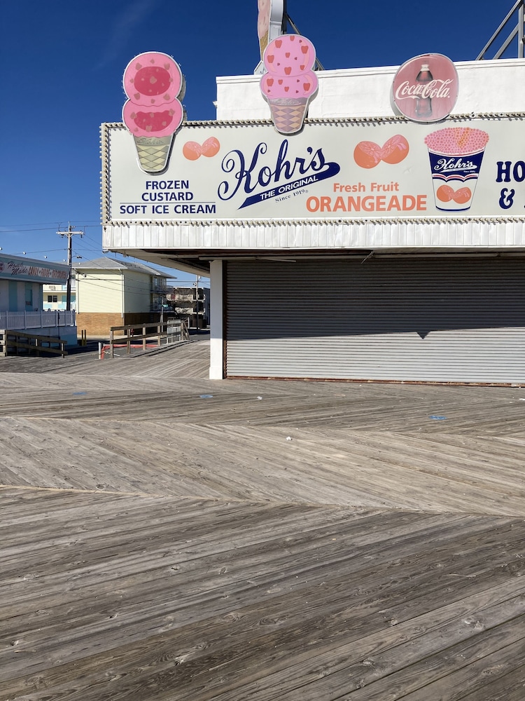 Surfside Motel
