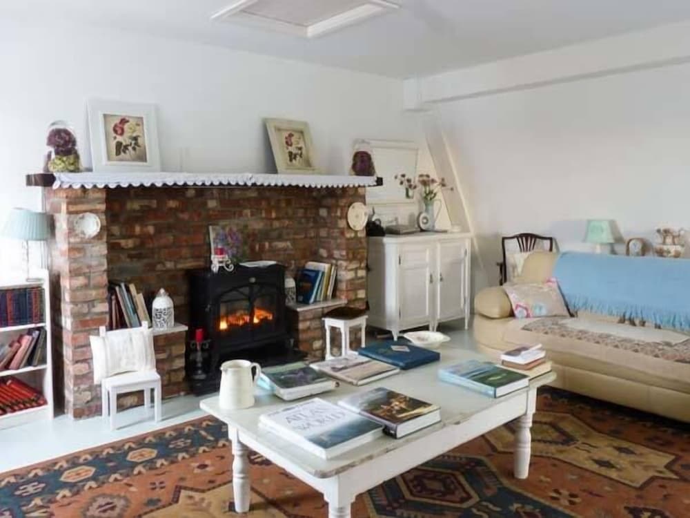 Greenhills Cottage 2 view 4