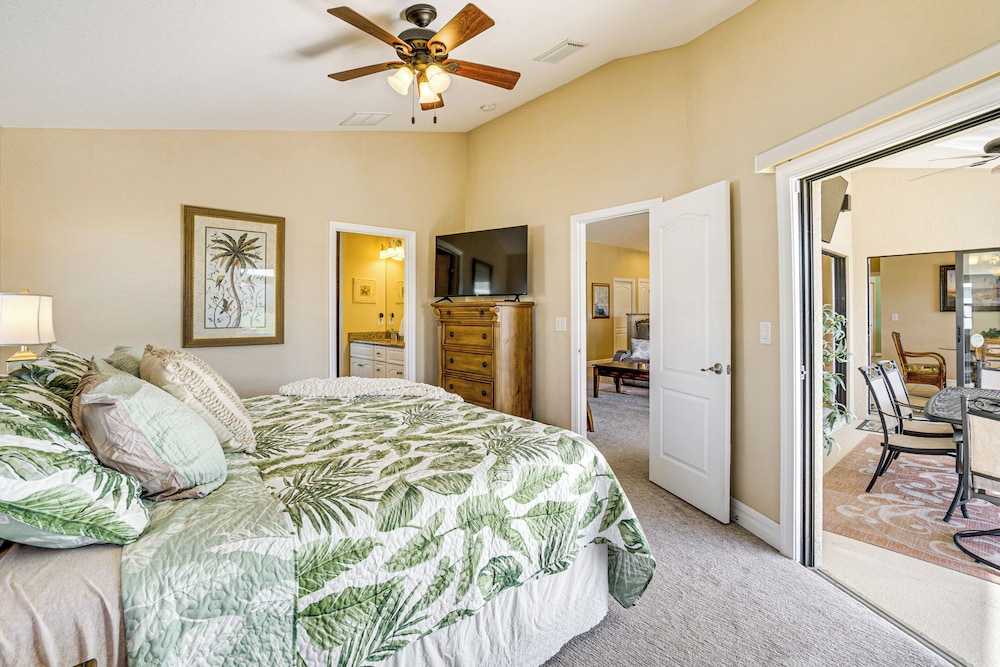 Near Golf & Beaches: Luxe Home in Rotonda West!