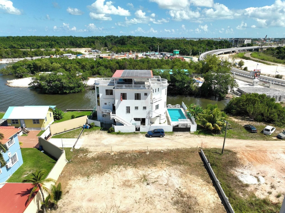 See Belize Seabreeze Sea View Studio With Balcony, Pool & Overwater Deck, 2nd FL