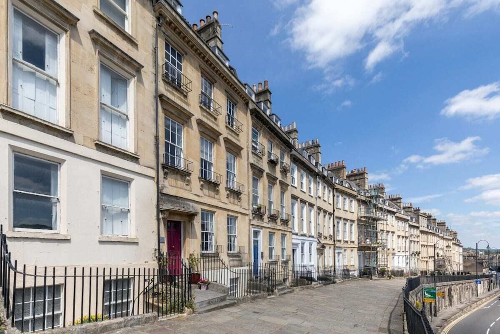 The Wonderland Townhouse - Amazing Alice in Wonderland 8BDR Home