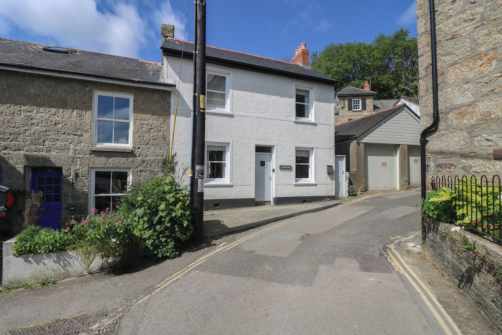 2 Chapel Place
