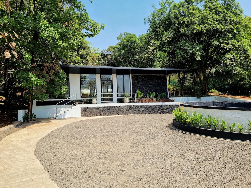 Bird's Nest Resort - Shahapur