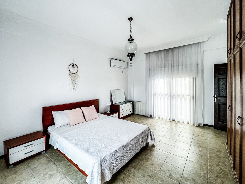 Villa With Private Pool and Backyard in Lapta