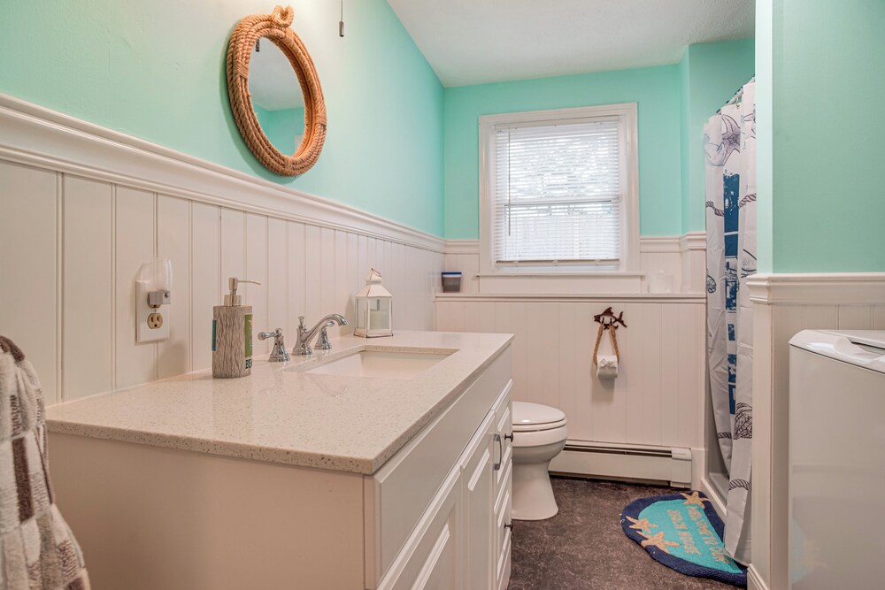 Near Beaches & Trails: Home in East Falmouth