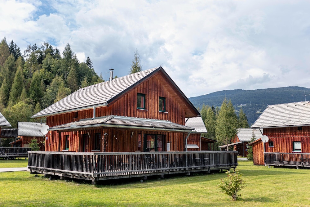 Snug Chalet With Infrared Sauna view 4