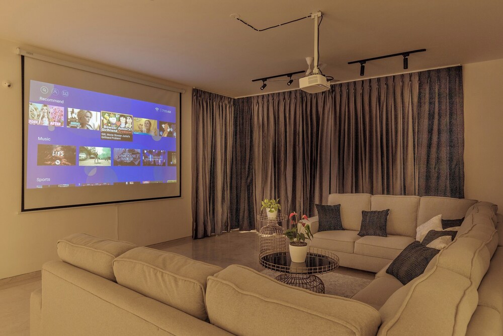 Golf View Home by Stayjade