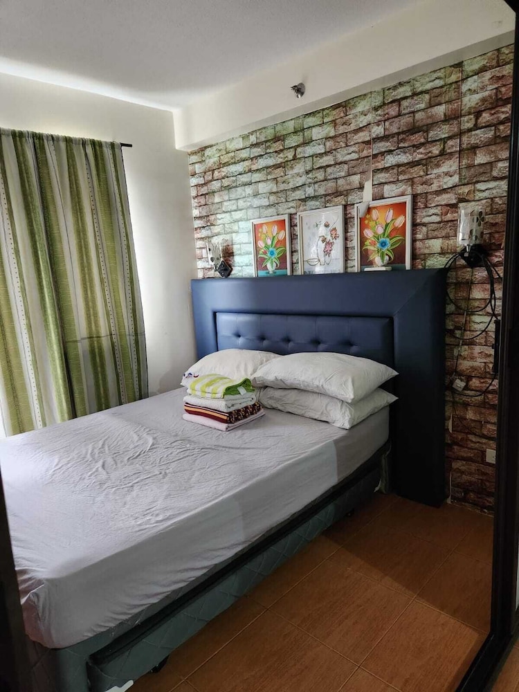 1 Bedroom Condo at One Oasis Condominuim