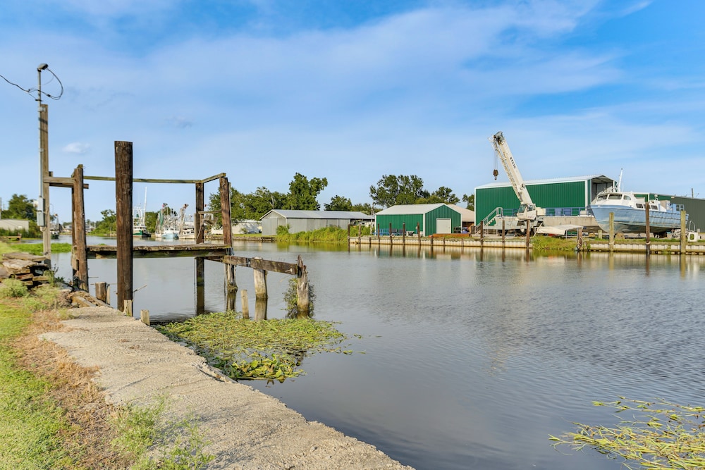 Fish & Explore: Serene Home on Bayou Petit Caillou