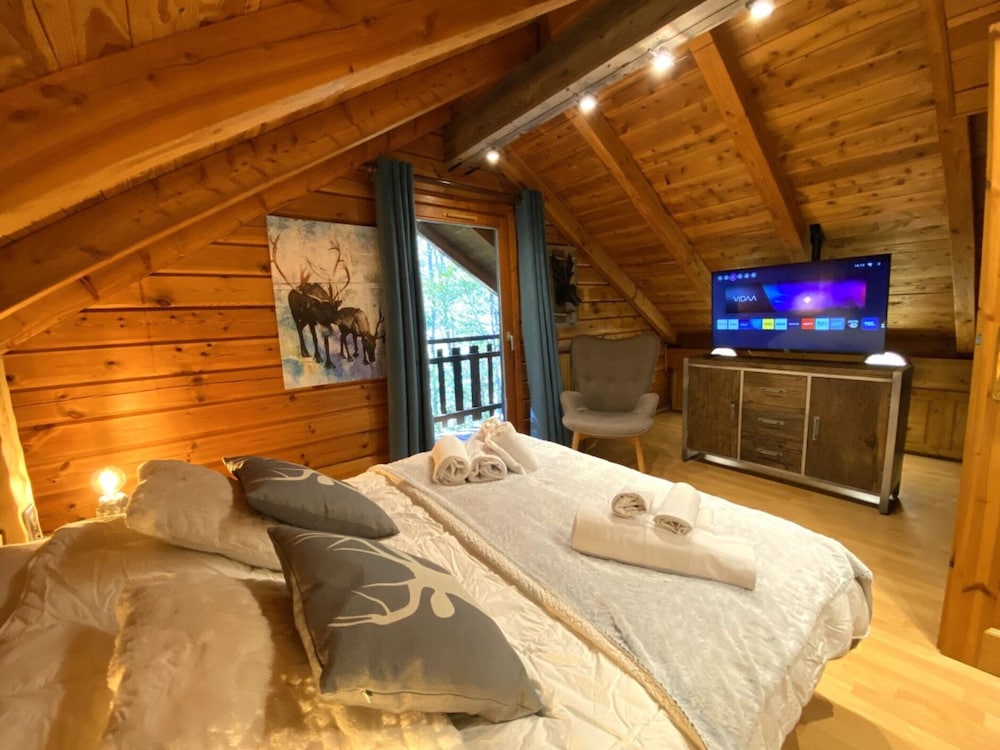 LE Renne Chalet en Bois au Calme Avec SPA Jacuzzi