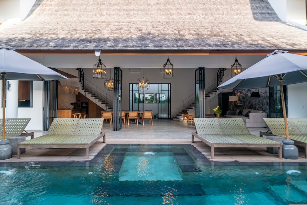 Villa Nusantara 5 by Alfred in Bali - Promo Luxury 4BD Pool Villa Pererenan Beach Caggu