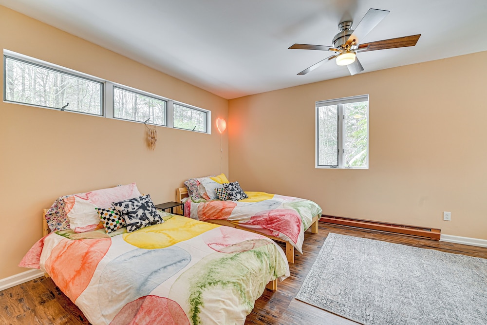 Ski, Hike & Golf: Pet-friendly Windham Retreat