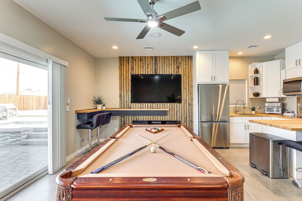 Casita + Chef's Kitchen: Lake Havasu Desert Oasis
