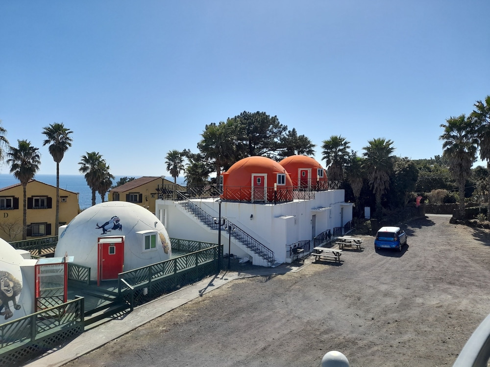Lime Orange Vill Pension