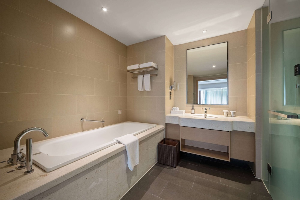 Jingtang Ramada Encore Hotel