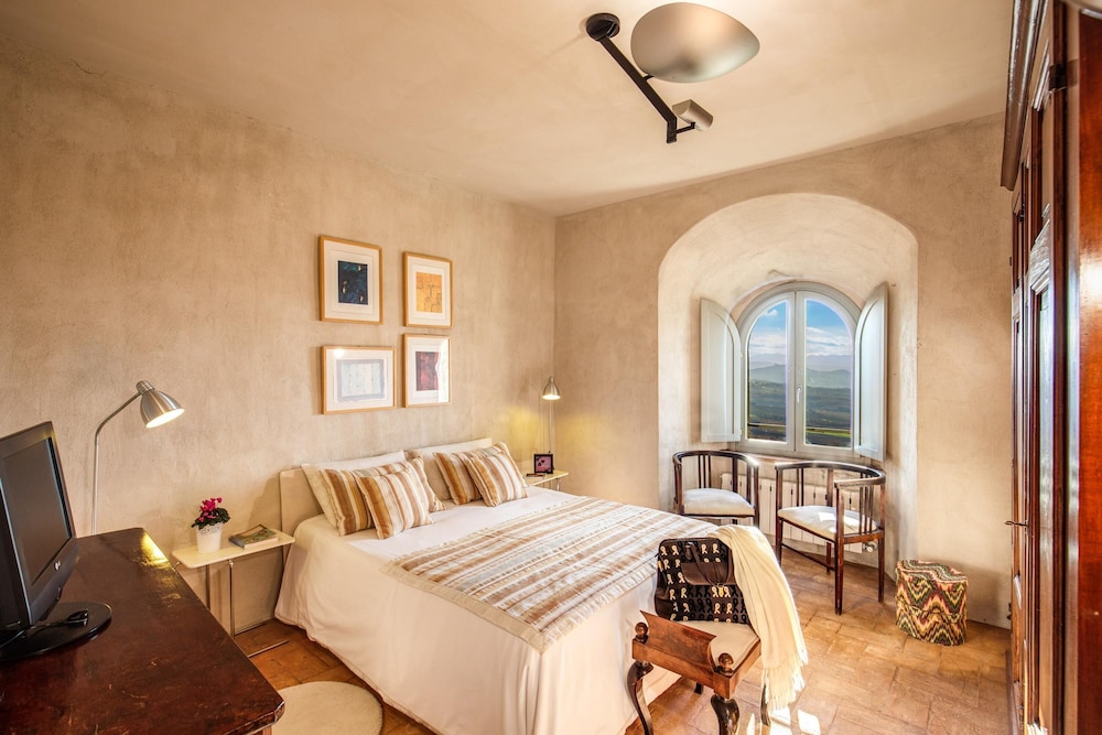 Torre Fortunata Splendidly Restored Medieval Tower Near Todi in Umbria view 4