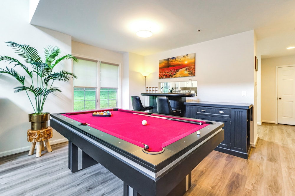 8 Mi to Dtwn Silver Spring: Convenient Condo