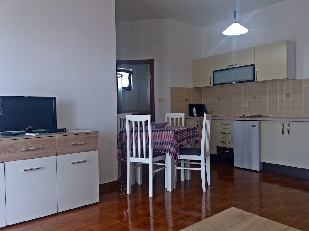 Villa Oasis with swimming pool view 4