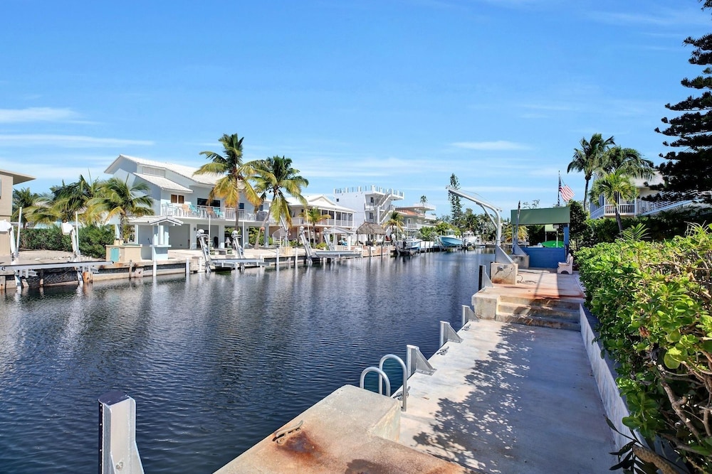 Delightful Vacation Home Located In The Popular Islamorada Neighborhood Of Port Antigua. 3 Bedroom Home by RedAwning