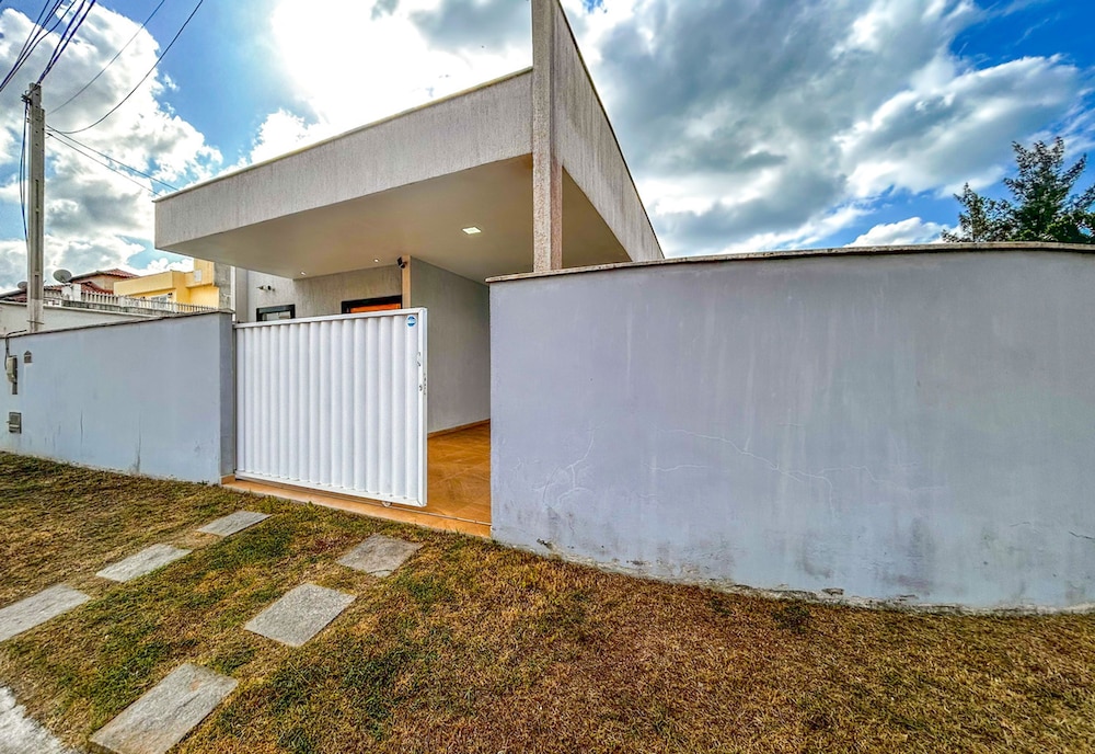 Casa a Poucos Metros da Praia do Coral - Cabo Frio