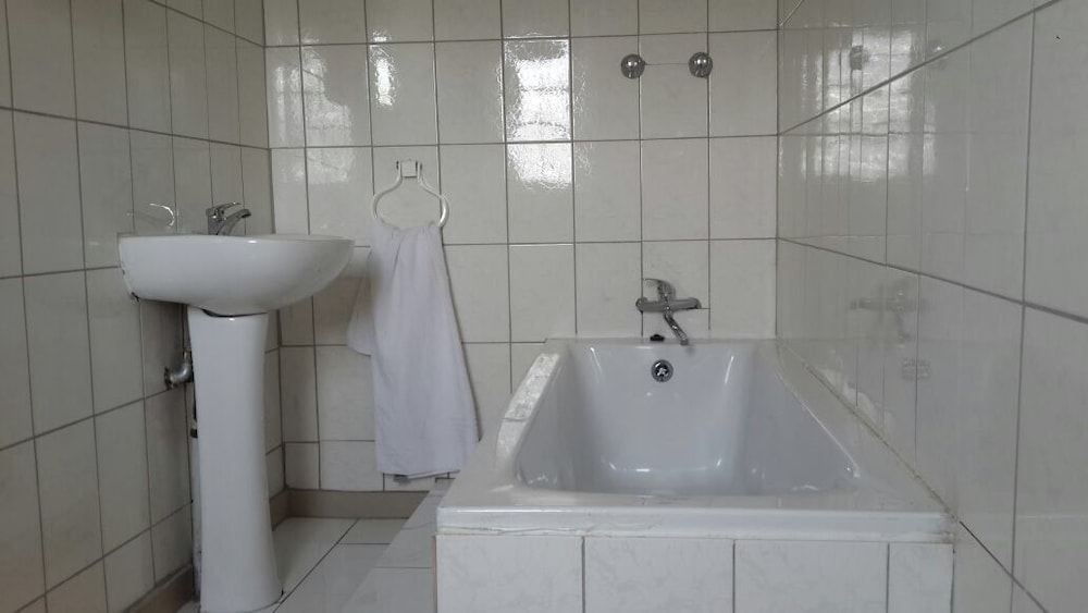 Bogadi B&B
