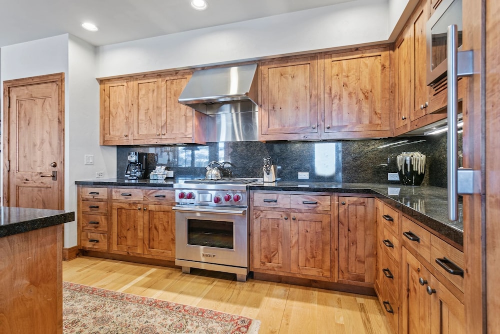 Shooting Star Lodge at Deer Valley Resort - Three Bedroom Residence #205 3 Condo