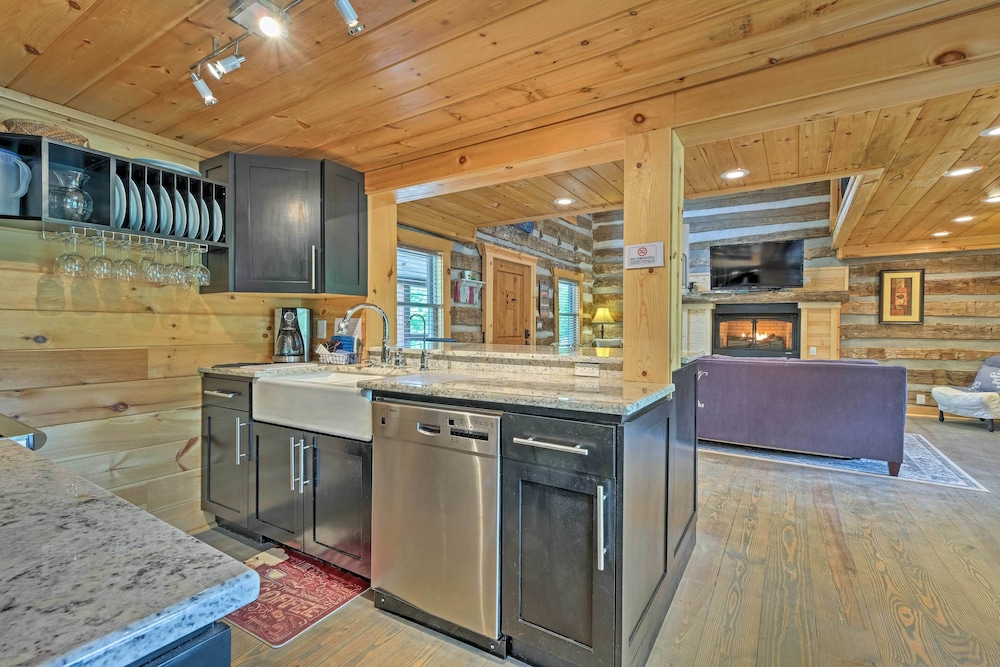 Douglas Lake Cabin W/dock - 25 Mi to Pigeon Forge!