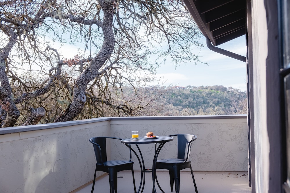 Cathedral by Avantstay Charming Secluded Estate w Sauna Pool Table Views of the Rolling Hills