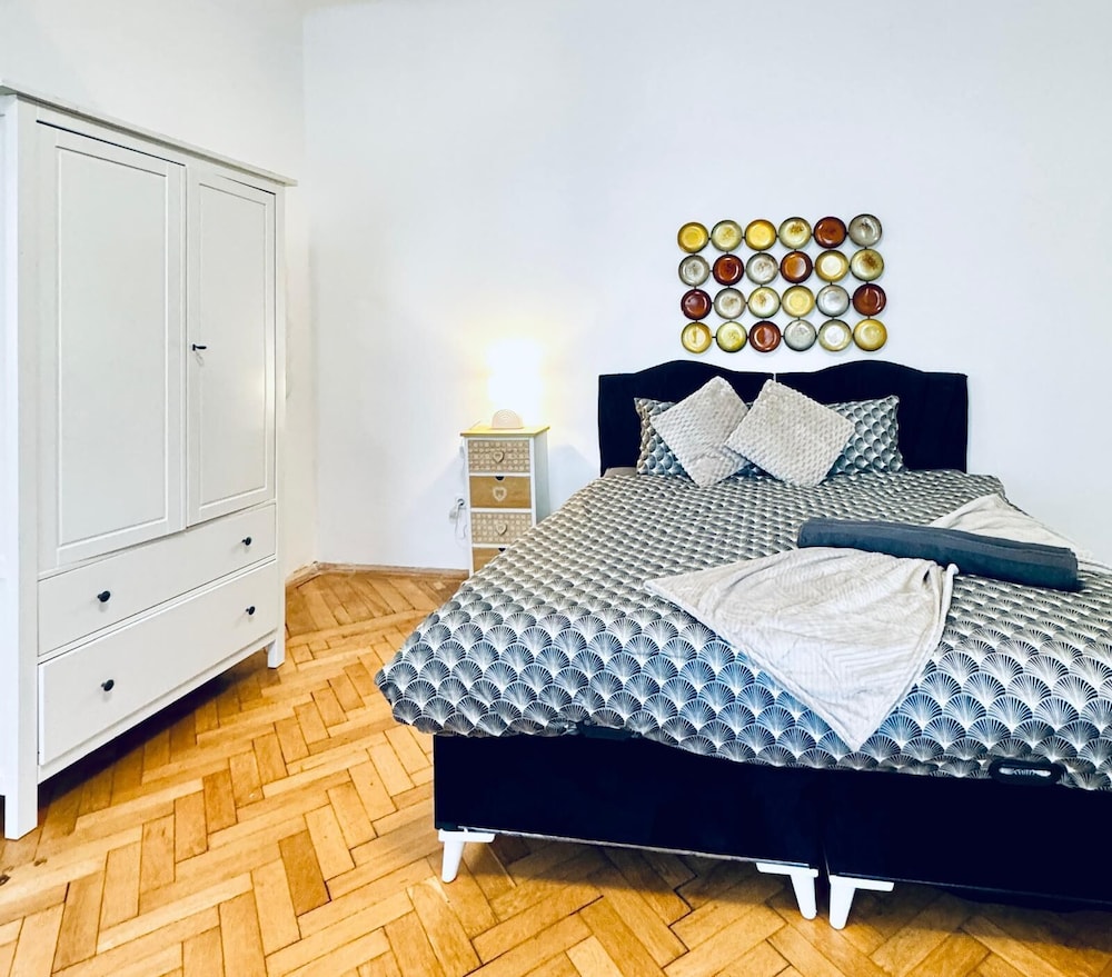 Cozy 1BR and Living Room Apartment